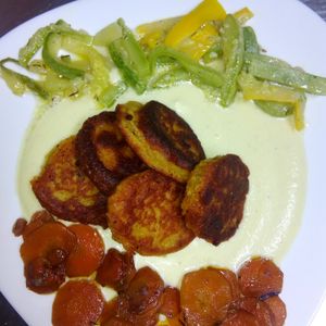 VEGGIE BITES  WITH ZUCCHINI CREAM  at Casa Veggy in Nerja