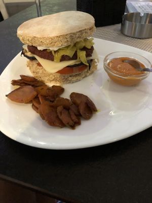 vegan burger at Casa Veggy in Nerja
