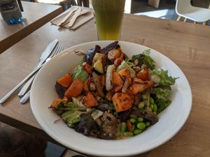 Lovely balanced out Buddha bowl at Dean & David - Trankgasse in Cologne