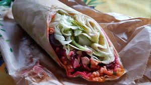 Vegan Oriental Wrap at Dean & David - Trankgasse in Cologne