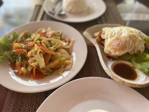 Vegetables and Lok Lak  at Coconut Lyly in Battambang
