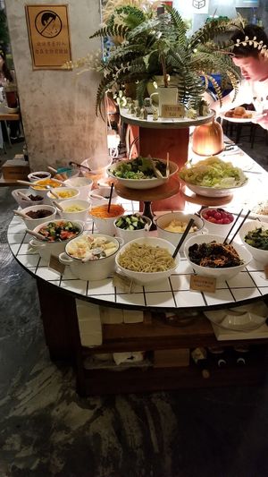 Nice selection of vegan friendly vegetable and beans and quinoa. at Simple me 素來素往 in Kowloon