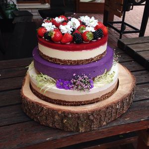 raw, vegan, glutenfree wedding cake at Anniny Dorty in Plzen