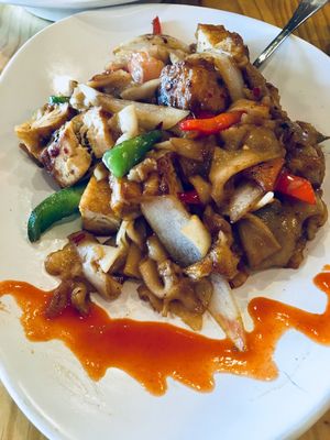 Pad kee mao at Line Thai in Fremont