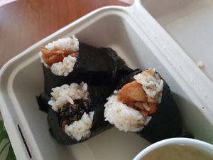 Teriyaki tofu and hijiki yummmm at Onigilly - Kearny St in San Francisco