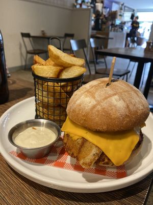Southern Fried Chicken burger at Sycamore Meadows in Reservoir