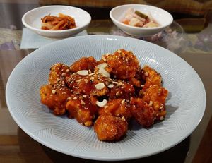 Sweet & Spicy Soy Chicken at Oh Se Gae Hyang - 오세계향 in Seoul