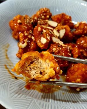 Sweet & Spicy Soy Chicken at Oh Se Gae Hyang - 오세계향 in Seoul