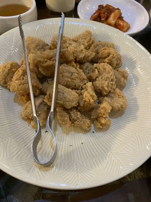 Fried ckn!   They give you this amazing seasoning to add to it and it is so delicious    at Oh Se Gae Hyang - 오세계향 in Seoul