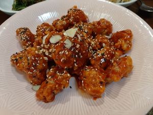 Sweet and sour chick'n at Oh Se Gae Hyang - 오세계향 in Seoul