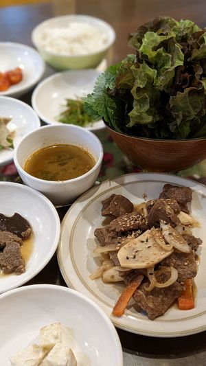 Brown Rice Soy Meat with Vegetables
현미불구이쌈밥 at Oh Se Gae Hyang - 오세계향 in Seoul