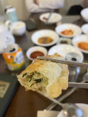 Crispy dumplings- appetizers   at Oh Se Gae Hyang - 오세계향 in Seoul