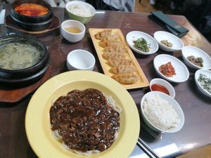 Jajangmyeon, spicy tofu stew, Outer leave stew and kimchi dumplings at Oh Se Gae Hyang - 오세계향 in Seoul