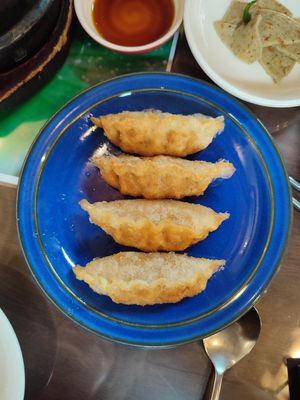 Kimchi dumplings at Oh Se Gae Hyang - 오세계향 in Seoul