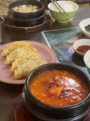 Mandu and spicy tofu stew   at Oh Se Gae Hyang - 오세계향 in Seoul