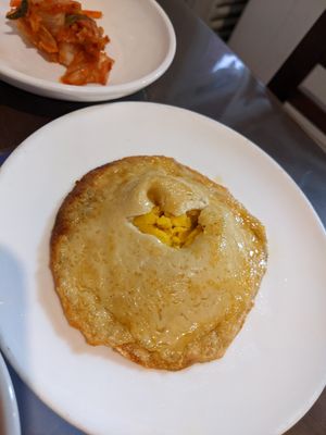 Vegan fried egg at Oh Se Gae Hyang - 오세계향 in Seoul