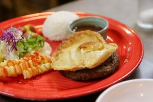 steak with extra fried egg at Oh Se Gae Hyang - 오세계향 in Seoul
