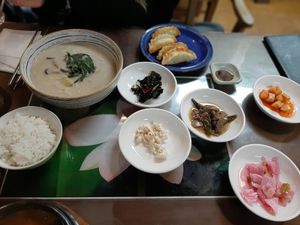 Perilla Soup & Dumplings at Oh Se Gae Hyang - 오세계향 in Seoul
