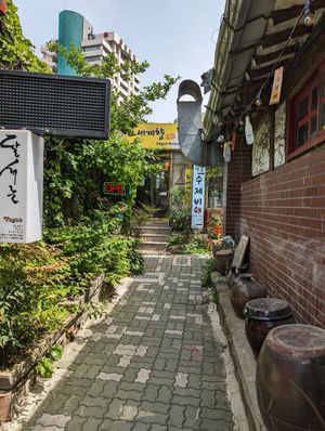 You can find it down the end of this cute little lane, off the main strip. at Oh Se Gae Hyang - 오세계향 in Seoul