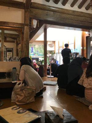 love the atmosphere  at Oh Se Gae Hyang - 오세계향 in Seoul