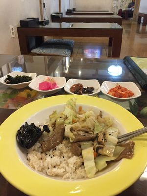 מנת בקר טבעונית עם אורז at Oh Se Gae Hyang - 오세계향 in Seoul