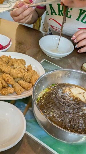 vegan fried chicken & naengmyeon at Oh Se Gae Hyang - 오세계향 in Seoul
