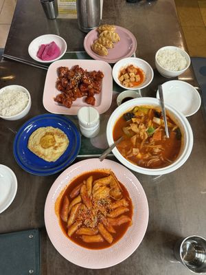 What a spread! See review for dish names   at Oh Se Gae Hyang - 오세계향 in Seoul