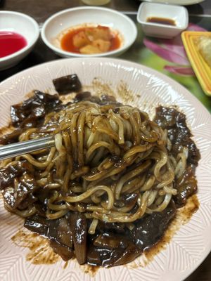 noodle con salsa di fagioli   at Oh Se Gae Hyang - 오세계향 in Seoul
