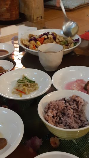 Some side dishes and Chinese fried mushrooms at Oh Se Gae Hyang - 오세계향 in Seoul
