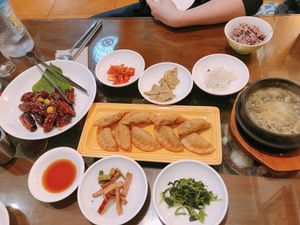 For 3 people & added one more rice bowl. 세명이서 먹었어요. 밥 한공기 더 시켰네요 ^^ at Oh Se Gae Hyang - 오세계향 in Seoul