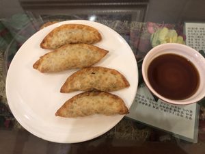 Fried dumplings (set of 4 or 9 available) at Oh Se Gae Hyang - 오세계향 in Seoul