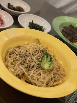 Chinese Stir-Fry Noodles at Oh Se Gae Hyang - 오세계향 in Seoul