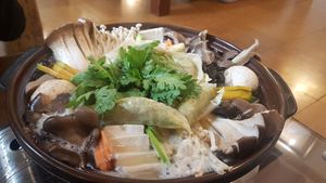 Vegan hot pot at Oh Se Gae Hyang - 오세계향 in Seoul