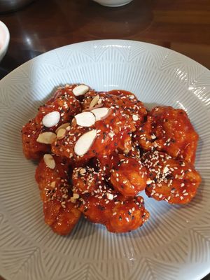 Vegan fried chicken at Oh Se Gae Hyang - 오세계향 in Seoul
