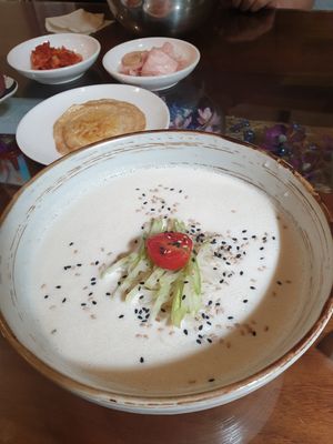 Vegan Cold Noodles at Oh Se Gae Hyang - 오세계향 in Seoul