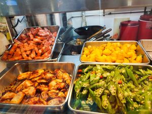 Dishes at Wan Fu Shi Jie 萬佛世界 in Central Singapore