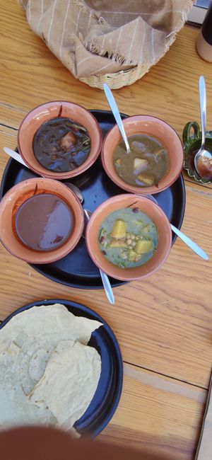 Parte de la degustación de mole at Hierba Dulce in Oaxaca