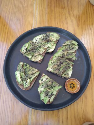 Tostada de aguacate at Hierba Dulce in Oaxaca