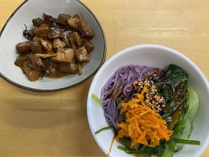 Side dish (three-cup king oyster mushroom) and sesame oil spicy sweet potato noodles at Jí Zhàn SùShí 吉棧素食 in Taichung