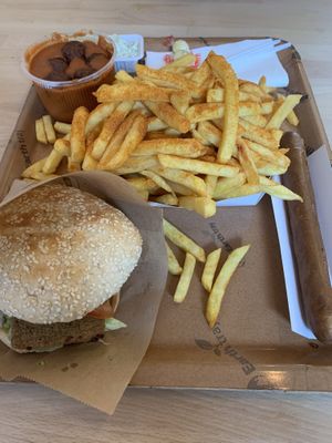 Das look burger, fries, vegan balls in tomato sauce, veggie sausage    at De Frietketel in Ghent