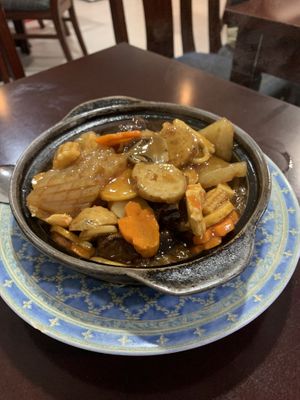 Vegan seafood clay pot   at Pato Beikin in Valencia