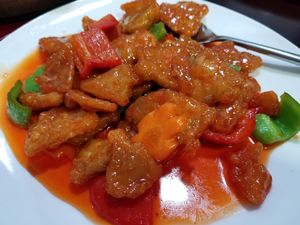 Sweet and sour vegan chicken at Pato Beikin in Valencia