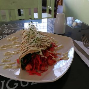 Crepe salado vegano (garbanzos,zanahoria y beterraga rallada acompañado de veganesa y germinado de alfalfa at Yeah Rico y Saludable in Arequipa