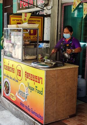 Making "Guai Tiew". Thai noodle soup. at T&I Tien Sin in Pattaya