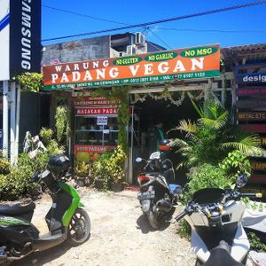 outside at Padang Vegan in Padangsambian
