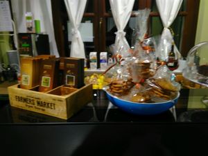 scelta di prodotti bio at Naturangolo di Alessandro Mandelli in Osnago