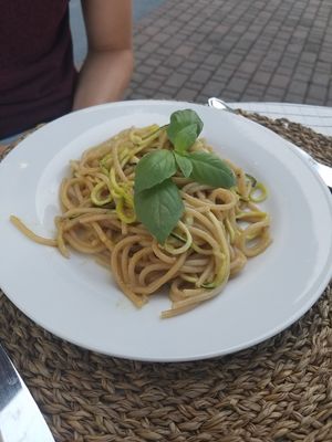 Mixed spaghetti in lemon sauce at Naturangolo di Alessandro Mandelli in Osnago