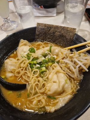 Opção vegetariana excelente. Tem cardápio vegetariano separado. at Hinode in Sao Paulo