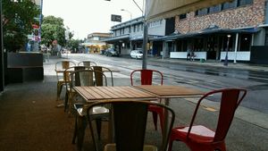 sidewalk seating at Slice Pizza & Pasta - Veganism Pizzeria in South Brisbane