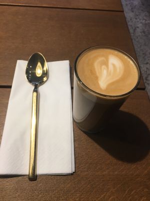Latte made with Oatly milk at Bowl Market in Copenhagen